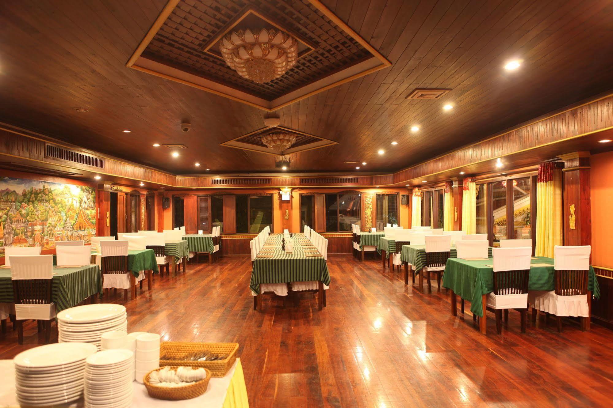 E-Outfitting Vang Thong Hotel Luang Prabang Exterior photo